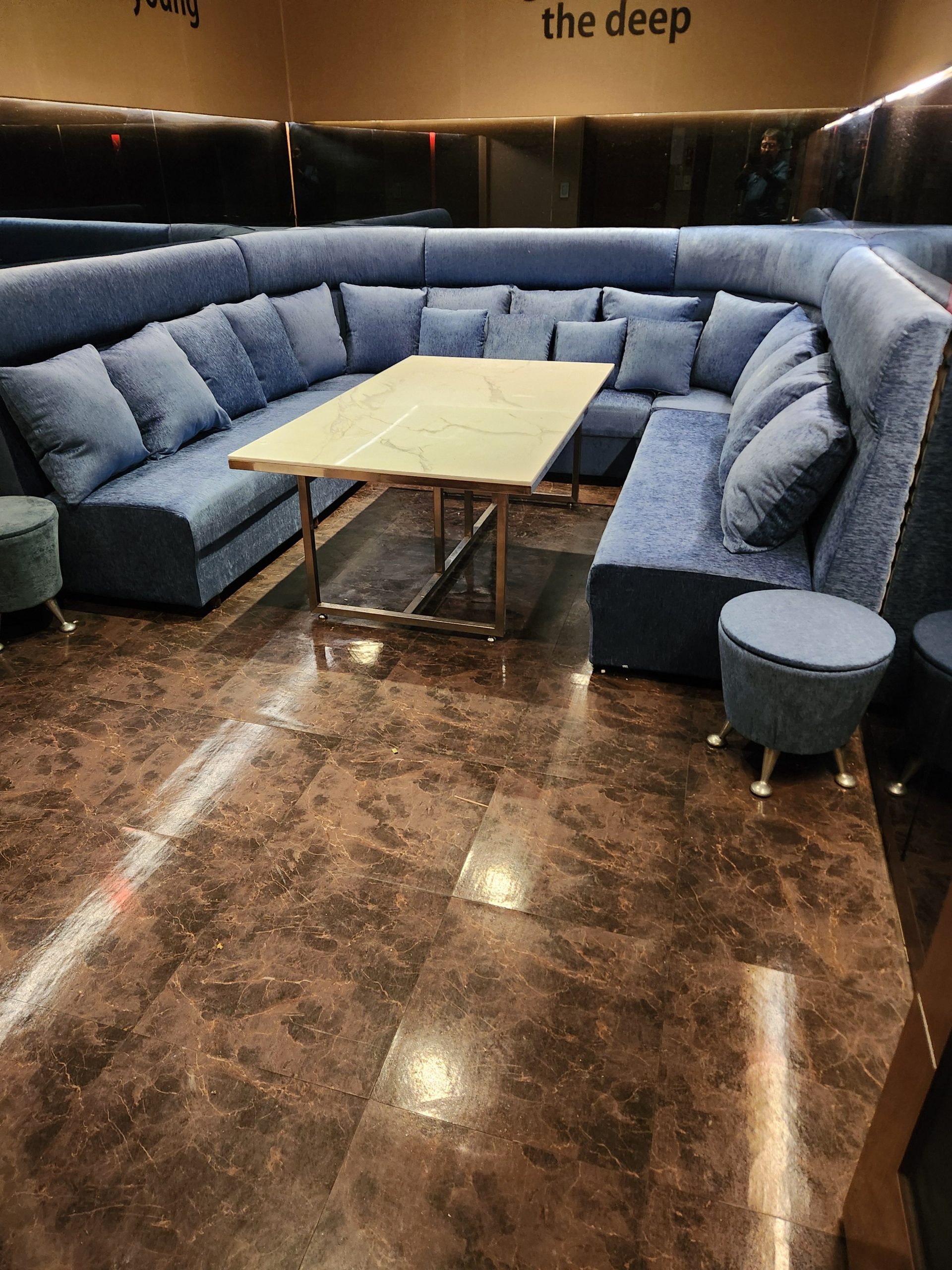 강남 룸카페 쇼파리폼 작업리뷰입니다.