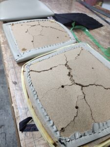 `병원대기의자수선`, `대기실의자천갈이`, `업소의자천갈이`, `관공서의자수선`, `장의자천갈이작업`,가정용의자천갈이작업, 가정용식탁의자천갈이작업